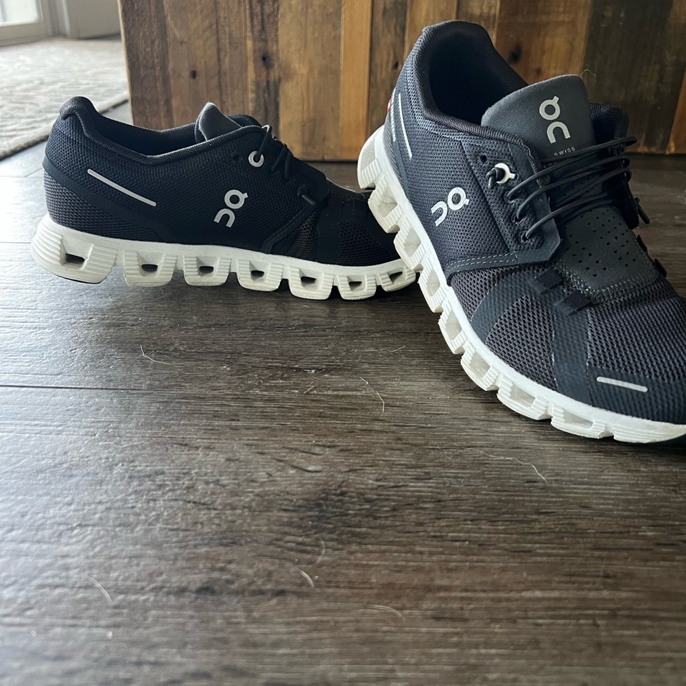 On Cloud Sneakers- Black size W8
